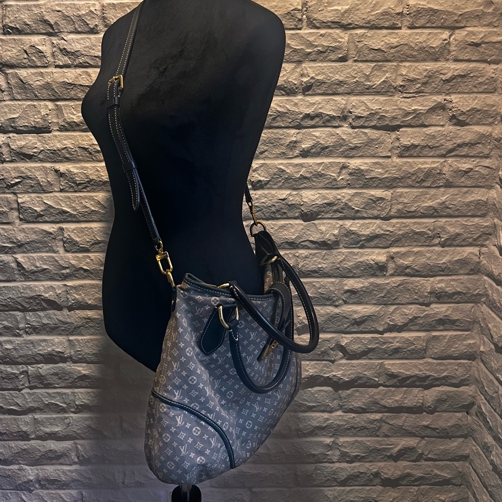 Louis Vuitton
Monogram Idylle Elegie - Picture 16 of 17